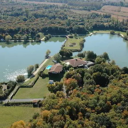 Les Jardins Du Lac 酒店 特里泽