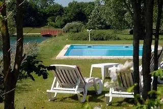 Les Jardins Du Lac 3*