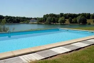 Les Jardins Du Lac 酒店 3*