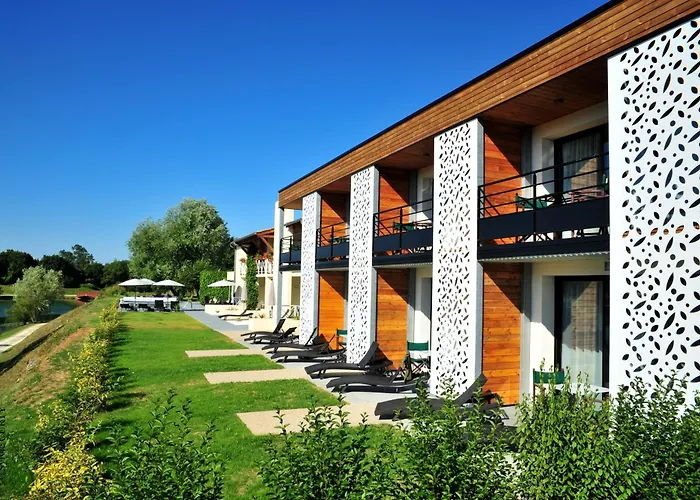 Hotel Les Jardins Du